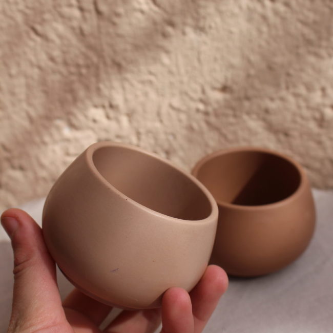 Petit pot arrondi - bougeoir ou pot a coton tige - Couleur chocolat