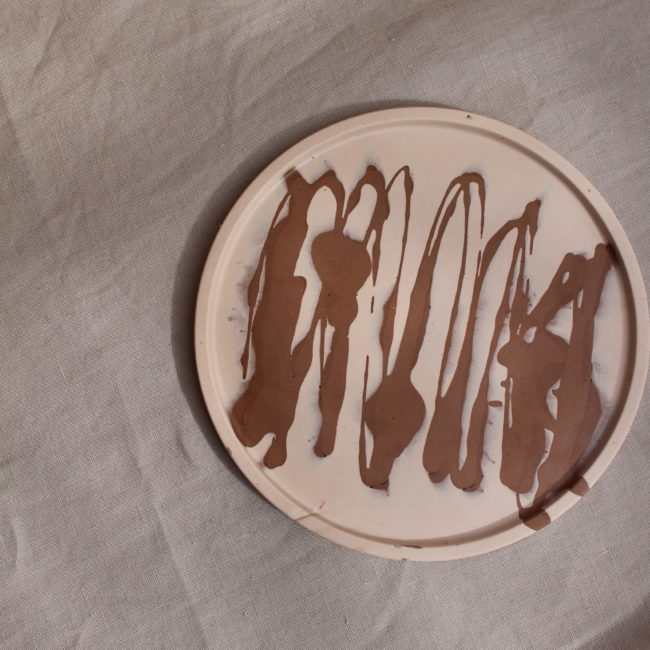 Plateau a bijoux - vide poche - Plateau rond couleur chocolat avec effet glaçage chocolat noir